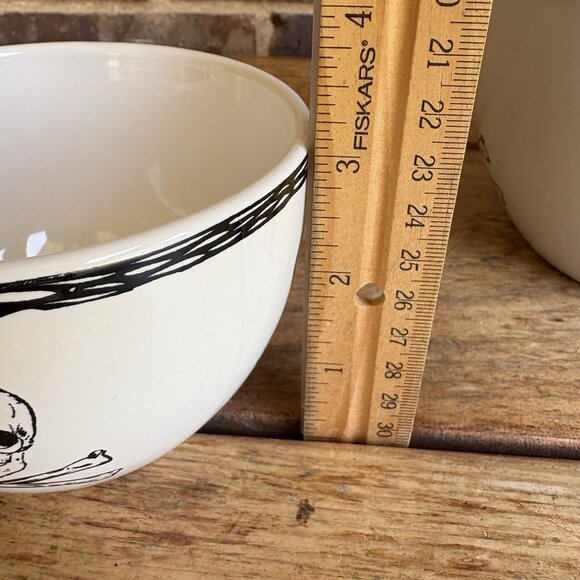 Skull Signature Housewares Ceramic Halloween 3 Nesting Bowls Microwave Safe - Picture 10 of 11